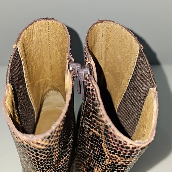 NEW Donald Pliner Zelda Ankle Bootie Size 8.5 Brown Snake Print Leather Chelsea - Picture 10 of 15